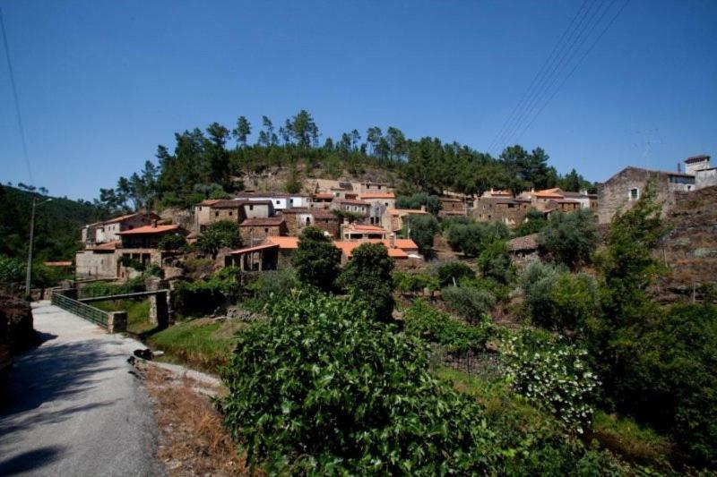 Casa Da Eira - Agua Formosa _ วิลาดิเร ภายนอก รูปภาพ